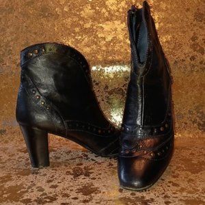 SESTO MEUCCI BLACK LEATHER ANKLE BOOTS